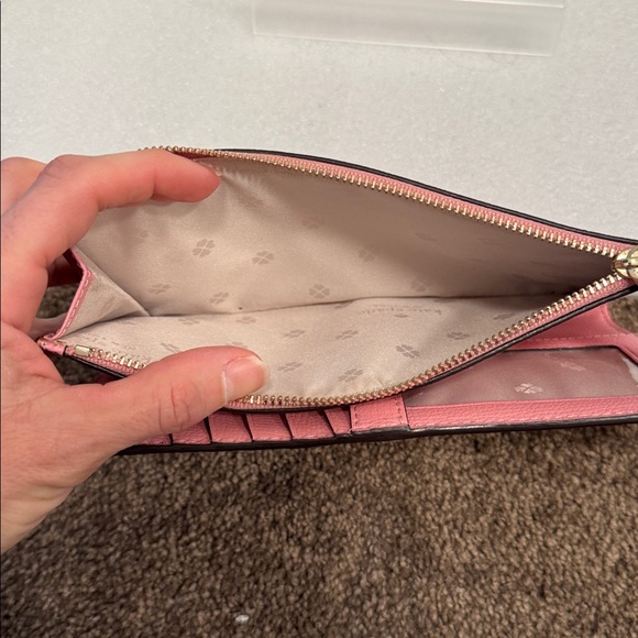 kate spade pink leather wristlet wallet with gold-tone logo - Picture 6 of 6